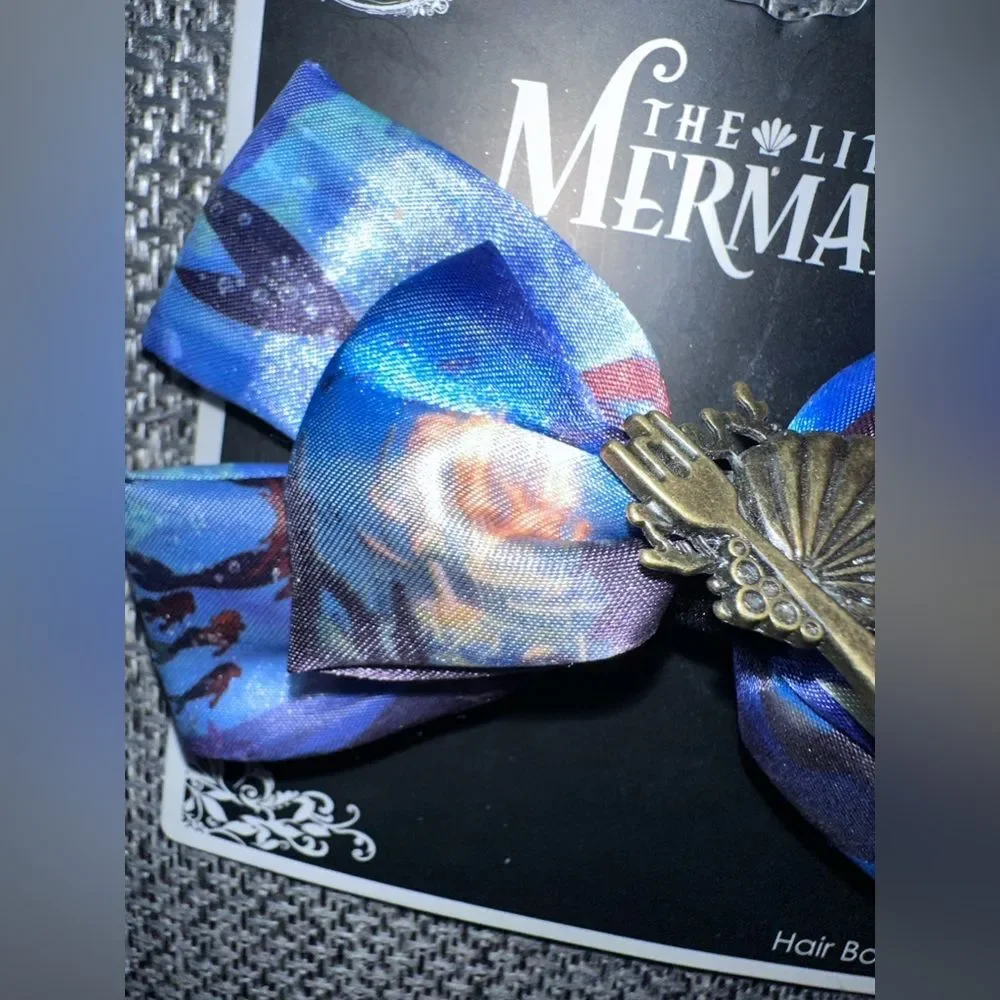Disney's The Little Mermaid Castle‎ Bow